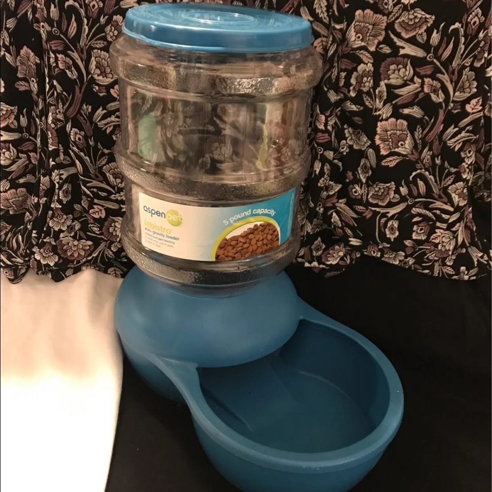 LeBistro AspenPet Automatic Pet Feeder